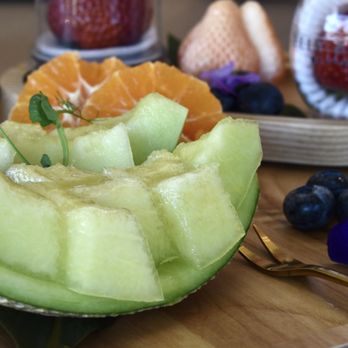 Elly Amai - Large Fruit Chirashi - Pop-up Shops Near Me - Santa Monica, California Elly Amai - Large Fruit Chirashi - Pop-up Shops Near Me - Santa Monica, California