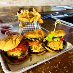 Sand Bar + Kitchen - Cheeseburger sliders