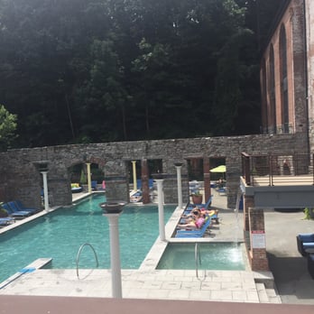Woodberry Kitchen - Beautiful pool across from Woodberry - American Near Me - Baltimore, Maryland Woodberry Kitchen - Beautiful pool across from Woodberry - American Near Me - Baltimore, Maryland