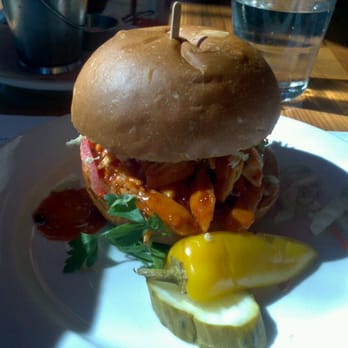 Simmzy's - Barbecue Chicken sandwich - chicken is in chunks? - American Near Me - Manhattan Beach, California