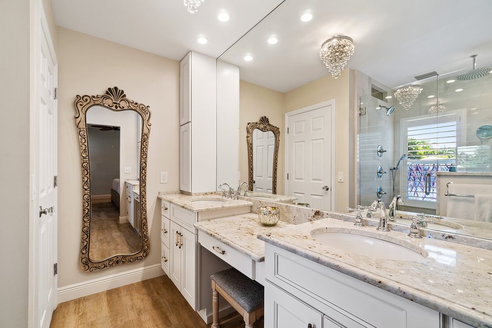 Slide of Full Service USA