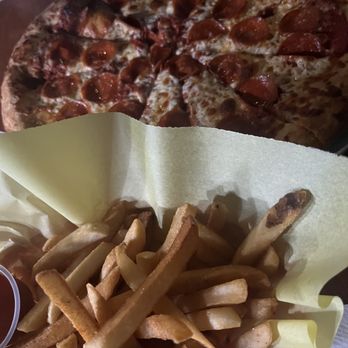 Scratch Billiards Bar & Grill - Pizza and fries - Pool Halls Near Me - La Mirada, California Scratch Billiards Bar & Grill - Pizza and fries - Pool Halls Near Me - La Mirada, California
