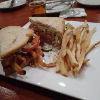 Fieldstone Grill - New American Near Me - Portage, Michigan