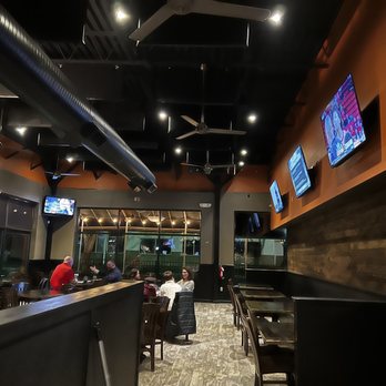 Killingtons Restaurant & Pub - Inside Seating - American Near Me - Huntersville, North Carolina Killingtons Restaurant & Pub - Inside Seating - American Near Me - Huntersville, North Carolina