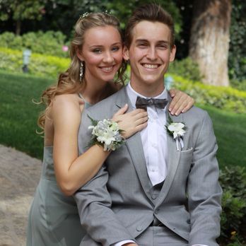 Posies and Petals - Order your high school dance flowers. - Flowers & Gifts Near Me Posies and Petals - Order your high school dance flowers. - Flowers & Gifts Near Me