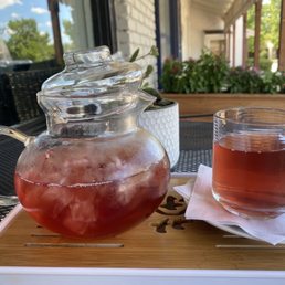 4 cups of iced tea