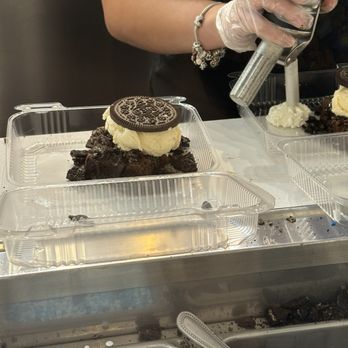 Oreo Café - Oreo sundae - Desserts Near Me - East Rutherford, New Jersey Oreo Café - Oreo sundae - Desserts Near Me - East Rutherford, New Jersey