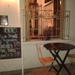 Soñar, soñar - Entrada al local