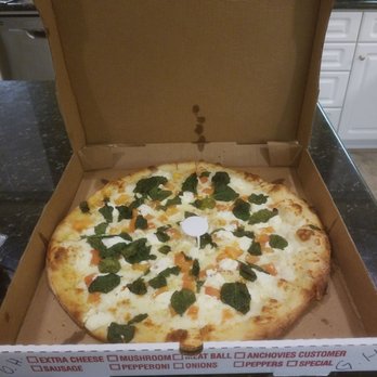 Manhattan Giant - 20" large White pizza with extra garlic. - Pizza Near Me - San Marcos, California Manhattan Giant - 20" large White pizza with extra garlic. - Pizza Near Me - San Marcos, California