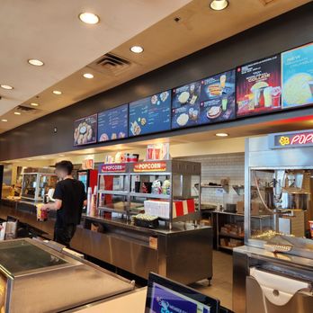 AMC Tyler Galleria 16 - Snack counter - Cinema Near Me - Riverside, California