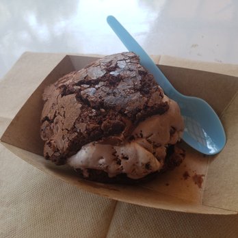 The Baked Bear - Brownie sandwich w/brownie batter ice cream - Ice Cream & Frozen Yogurt Near Me - Austin, Texas
