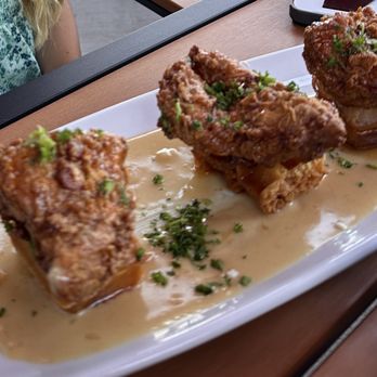 Finney's Crafthouse - Stevenson Ranch - Chicken and waffles - New American Near Me - Stevenson Ranch, California