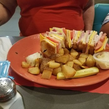 Metro Cafe Diner - Diners Near Me - Stone  Mountain, Georgia