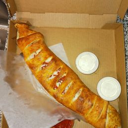 Ham and pepperoni stromboli Ham and pepperoni stromboli