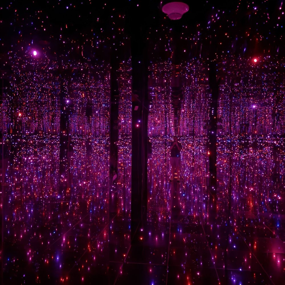 Phoenix Art Museum - Yayoi Kusama's "You who are getting obliterated in the dancing swarm of fireflies". - Art Museums Near Me - Phoenix, Arizona