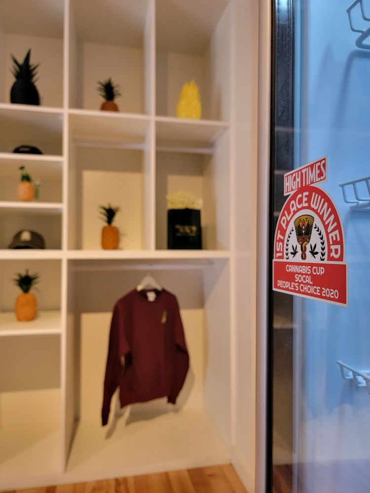 THE PINEAPPLE STORE Updated June 2024 2020 I St, Sacramento