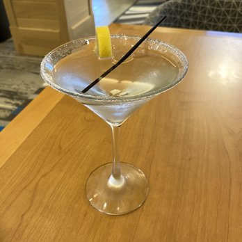 Hilton Garden Inn Pittsburgh Airport - Lemon martini $10 - Hotels Near Me - Moon Township, Pennsylvania