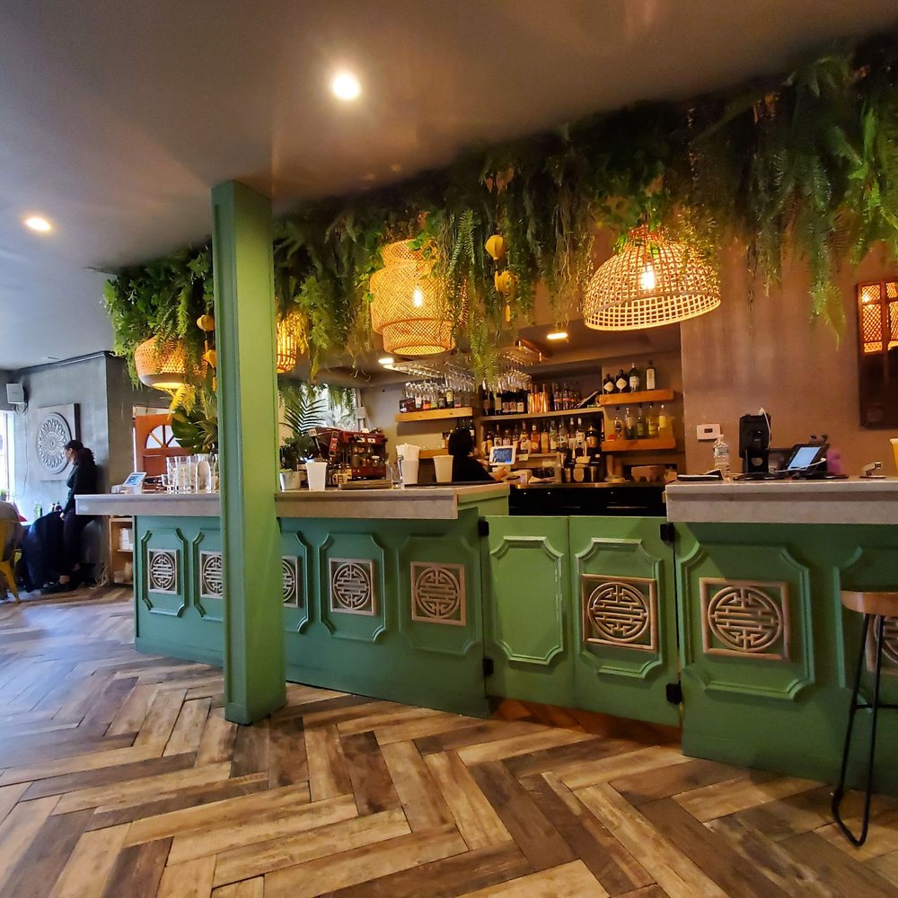 Ginger and Lemongrass - The long bar - Vietnamese Near Me - Whitestone, New York Ginger and Lemongrass - The long bar - Vietnamese Near Me - Whitestone, New York