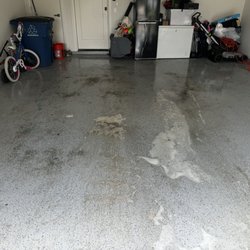 Kor Mobile Detailing - Garage with a lot of grease and grime
