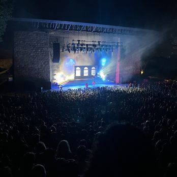 Santa Barbara Bowl - Amazing show - Music Venues Near Me - Santa Barbara, California