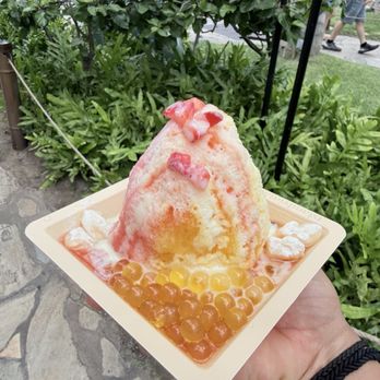 Island Vintage Shave Ice - Heavenly lilikoi - Shaved Ice Near Me - Honolulu, Hawaii Island Vintage Shave Ice - Heavenly lilikoi - Shaved Ice Near Me - Honolulu, Hawaii
