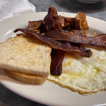 Sunset Grill - Eggs & Bacon - American Near Me - Fredericksburg, Texas