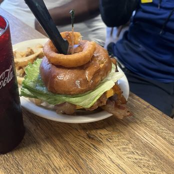 Mr Bean's BBQ - Mr. Bean biggest burger - Barbeque Near Me - Jasper, Alabama