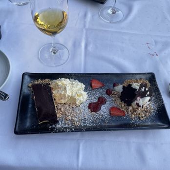 Lofoten Fiskerestaurant - Cake - Scandinavian Near Me - Oslo, 03 Lofoten Fiskerestaurant - Cake - Scandinavian Near Me - Oslo, 03