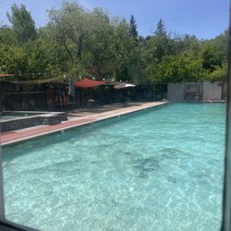 Main pool and warmest dialing pool to the left Main pool and warmest dialing pool to the left