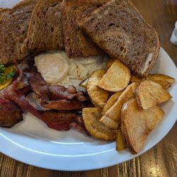 Loobies - Eggs, bacon, home fries and rye bread