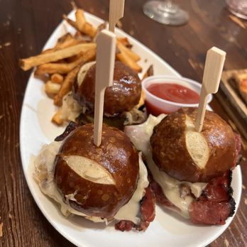 Detour Coffee - Sliders - Coffee & Tea Near Me - Arlington, Virginia