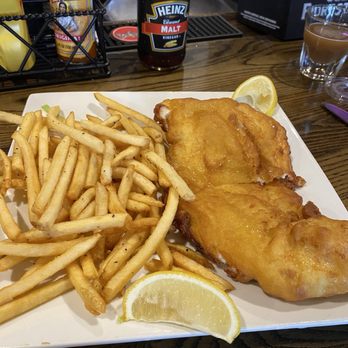 Marathon Grill & Ale House - Fish& Chips 5 star (Haedock) sweet & such white meat! - Bars Near Me - Marathon, Florida