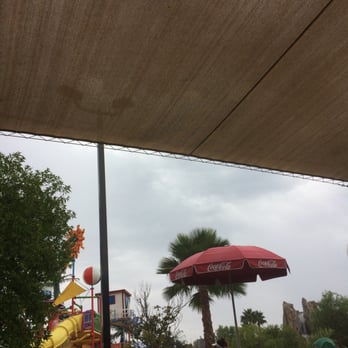 Six Flags Hurricane Harbor - Rainy day - Water Parks Near Me - Valencia, California Six Flags Hurricane Harbor - Rainy day - Water Parks Near Me - Valencia, California