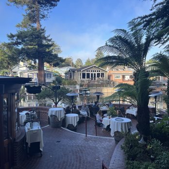 Shadowbrook - view， drinks and food - American Near Me - Capitola, California