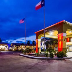 SureStay Plus Hotel by Best Western Alvin