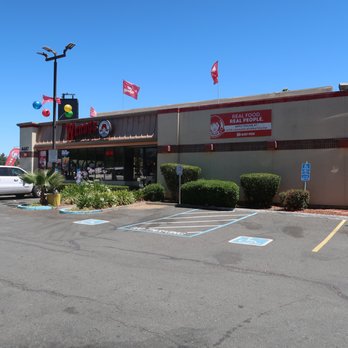 Wendy's - the outside of the restaurant - Fast Food Near Me - Fairfield, California