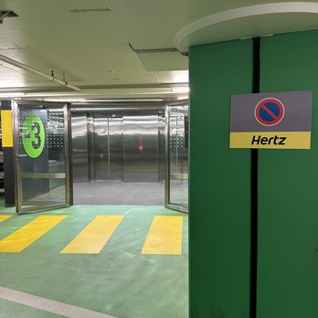 Hertz - Gare de Cornavin - Car Rental Near Me - Genève 2, GE