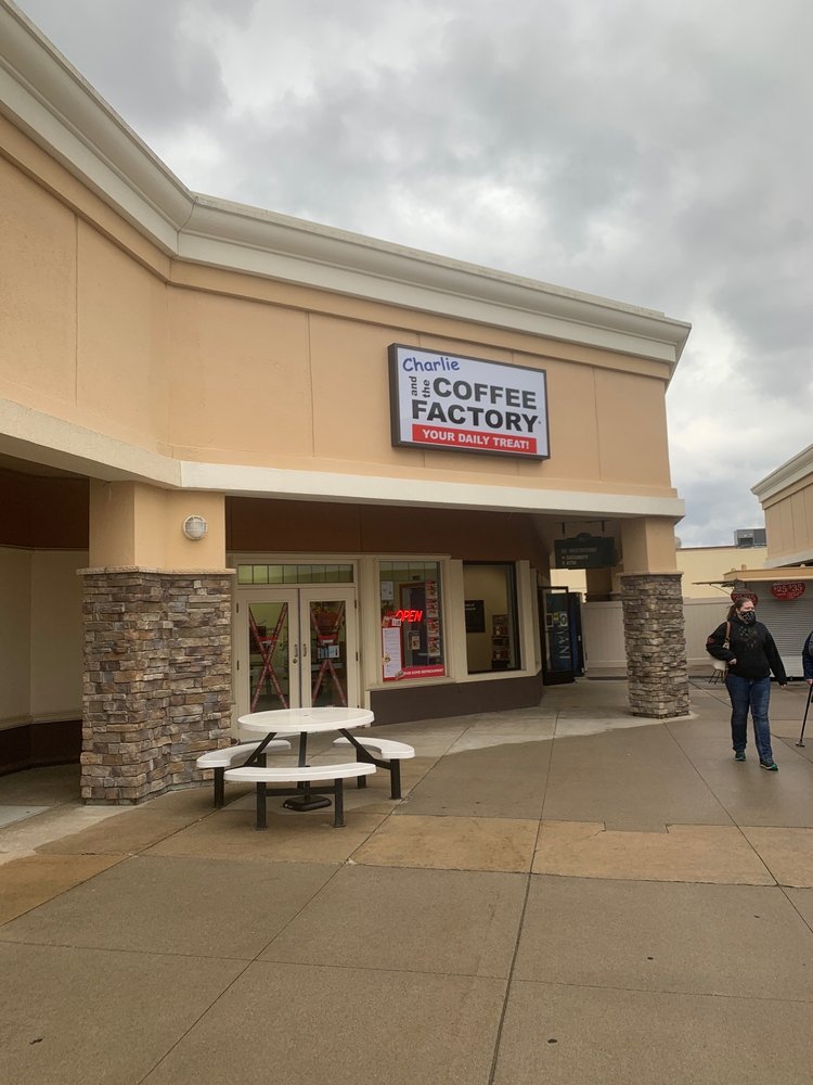 Charlie's COFFEE COMPANY & GRILL Logo