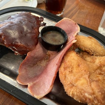 The Jefferson Restaurant - Southern sampler - Barbeque Near Me - Williamsburg, Virginia