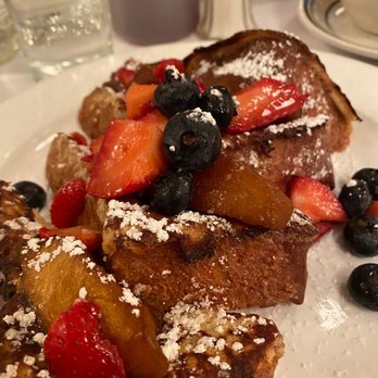CAFÉ LULUc - Waffles with apple compote - French Near Me - Brooklyn, New York CAFÉ LULUc - Waffles with apple compote - French Near Me - Brooklyn, New York