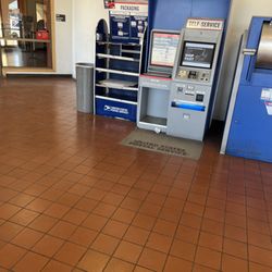 US Post Office - Self serve but no supplies!
