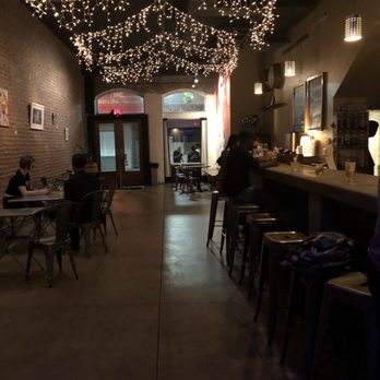 Manifest - Inside - Coffee & Tea Near Me - Honolulu, Hawaii