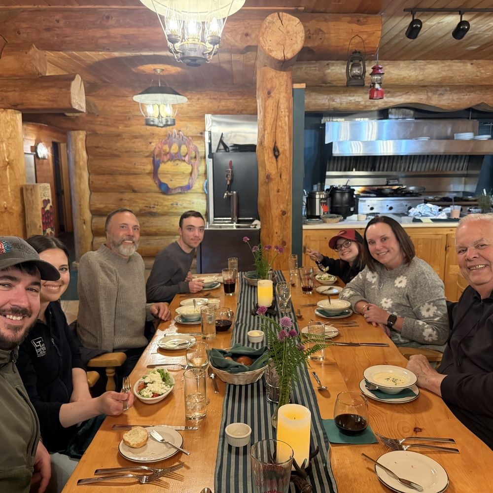 Bear Track Inn - All of us - Hotels Near Me
