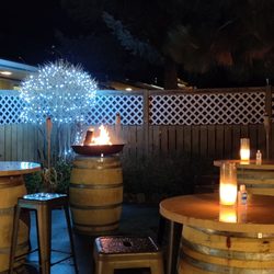 Navarre Coulee Vinyards - Outdoor seating area