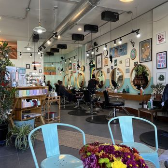 Barbara&Barbara - The interior - Hair Salons Near Me - Chicago, Illinois