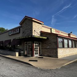 Sandy Springs Diner - Entrance.