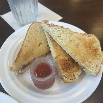 Fleur STL - Wheat toast with homemade jam - Breakfast & Brunch Near Me - St. Louis, Missouri