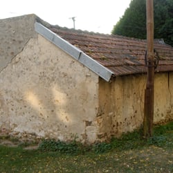 Fontaine sur la route de Connigis