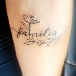 Red Ink Tattoo Studio - "Familia"
