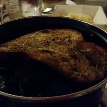 Del Ray Cafe - Huge pot of mussels a la mariniere (white wine and tons of garlic) with country bread - French Near Me - Alexandria, Virginia Del Ray Cafe - Huge pot of mussels a la mariniere (white wine and tons of garlic) with country bread - French Near Me - Alexandria, Virginia